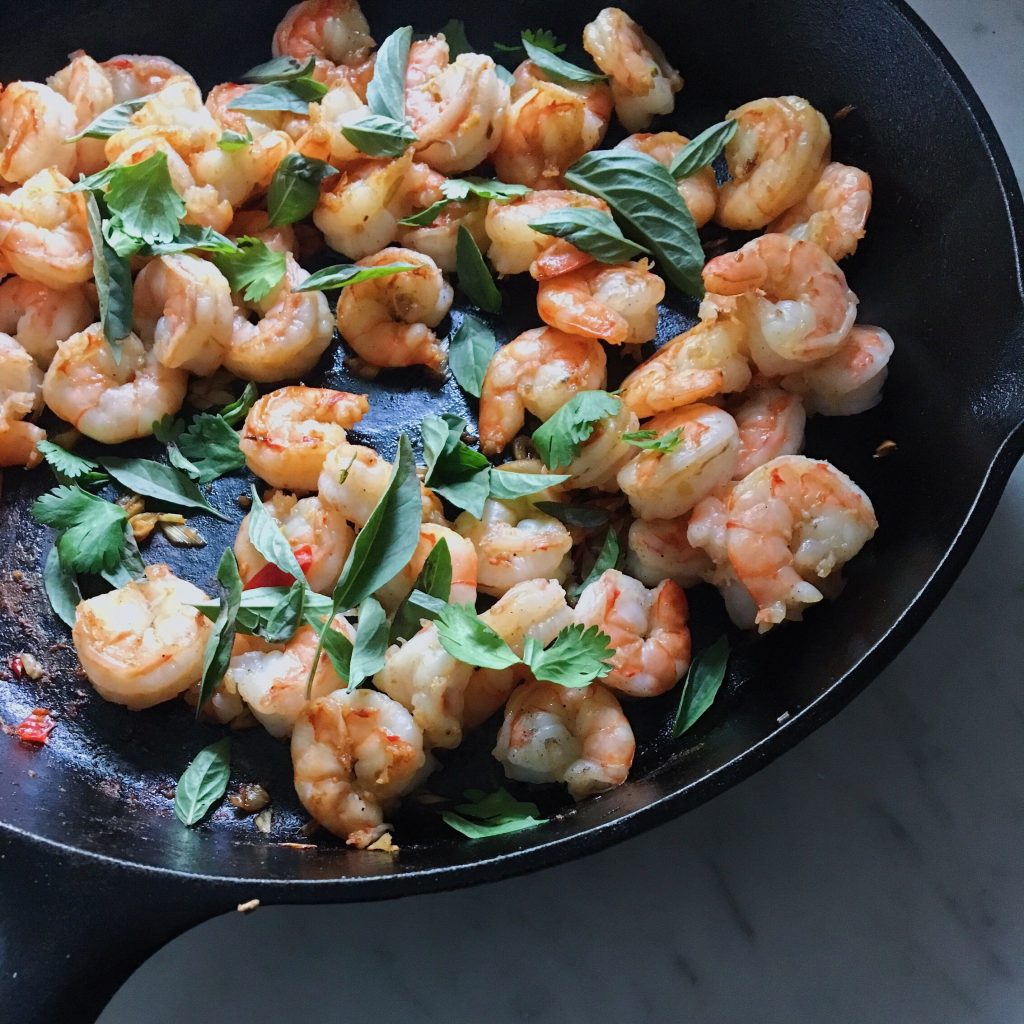 shrimp in cast iron skillet for the homefoodie holiday gift guide
